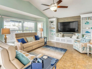 Heated Saltwater Pool & Dock: Port Charlotte Home