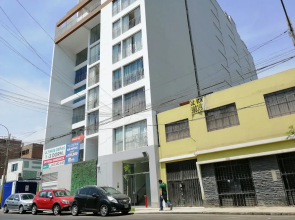 Acércate Aparts & Parking Breña