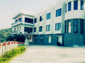 Rang Bhawan Inn- A Lake View Hotel