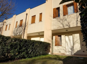 Modern Residence With Pool Quiet Location - Apartment With Private Garden