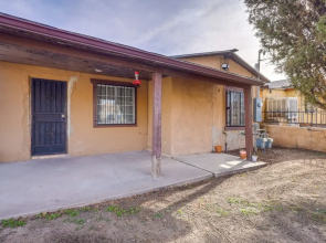 Pet-friendly Home Near Downtown Albuquerque!