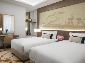 Al Jaddaf Rotana Suite Hotel