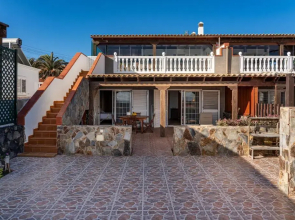 HolidayVilla Marina 2- Beachfront, Wifi , Sea View by Holidayshome