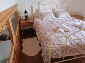 Amphitrite Apartments Skyros