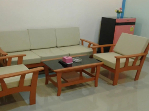 Tanaroj Guest House