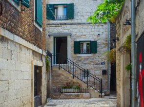 Old Center Stone House