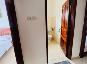 Relaxing 2-Bedroom apartment with parking space.