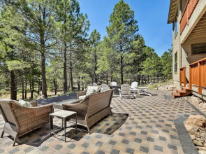 Spacious Flagstaff Home With Fire Pit & Game Room!