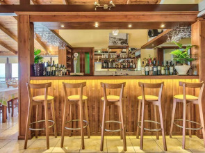 Sea View Village - Studios & Apartments