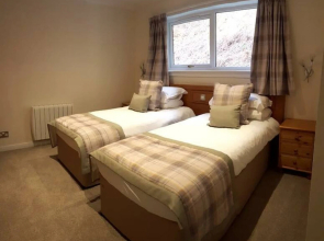 Loch Rannoch Red Deer Lodge 2