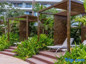 Facing the ocean directly hotel