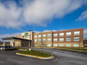 Holiday Inn Express & Suites Alpena - Downtown by IHG