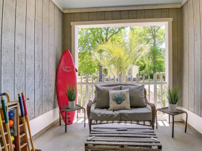 Lovely Vacation Home ~ 1 Mi to Ocean Isle Beach!