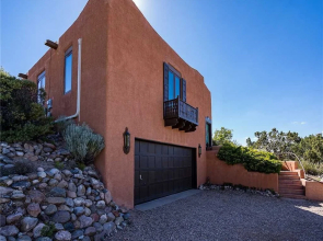 Arroyo's Edge, 3 Bedrooms, Private, Patios, Sleeps 6