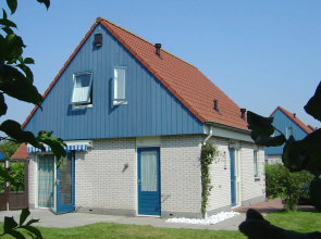 Pleasant Holiday Home in Kamperland near the Sea