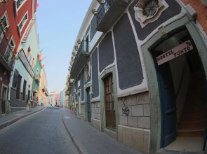 Hostel Punto 72