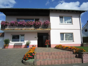 Cozy Apartment in Strotzbüsch near Eifel Center