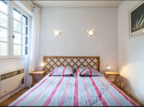 House With 5 Bedrooms in Arès, With Enclosed Garden