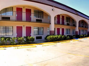 Days Inn And Suites Starkville