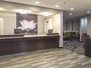 Howard Johnson by Wyndham Sacramento Downtown
