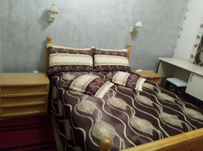 Apartament la curte Mariana