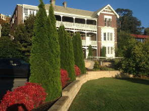 Auldington Hotel