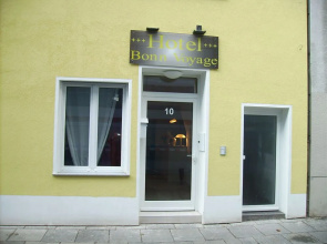 Hotel Bonn Voyage