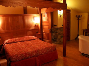 Le Charmant Petit Hotel