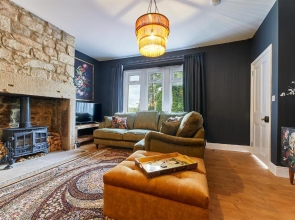 Host Stay Percy Cottage