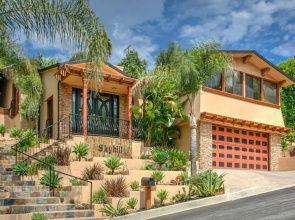 Skyhill Oasis W/ Hot Tub Walk To Universal 4 Bedroom Home