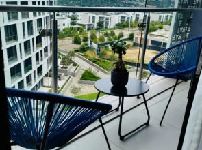 Waterfall Views From The Six- Luxurious Apartment