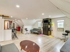 Walkable Abode in Stroudsburg's Business District!
