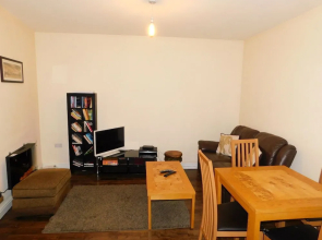 Furnace Hill Cozy City Apartment