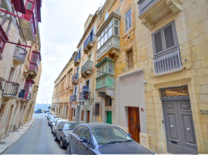 Coral Apartment (Valletta)