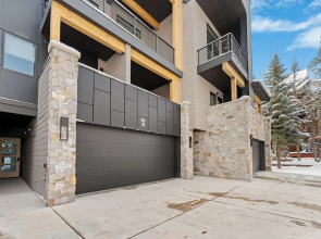 Ina's Way Townhomes, Unit B
