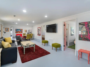 NEW LISTING Completely Renovated Laid Back Casual Beach Bungalow