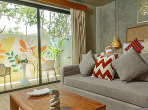 Spacious Apartment With Terrace and Rooftop Pool