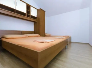 House Niksa