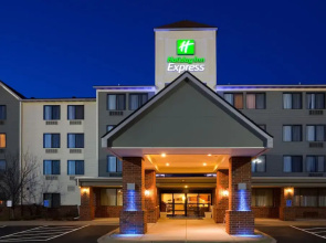 Holiday Inn Express & Suites Coon Rapids - Blaine Area