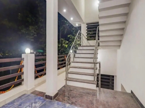 Oyo 80505H Shubhi Palace