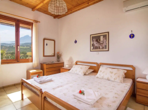 Villa in Lefkogia With Private Pool