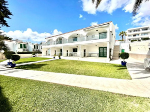 Apartamento 3A con FreeWifi y estupenda vista a Mar en Playa Las Burras