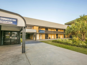 Nightcap at Kawana Waters Hotel