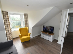 First - Seagate House Apartment