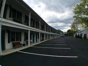 Bourne's Ocean Acres Motel