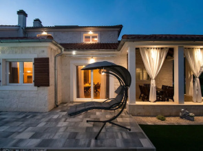 Villa Whitestone