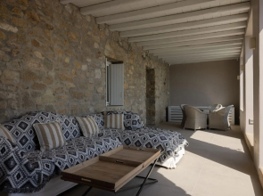 Luxury Apartment with Swimming Pool 2B