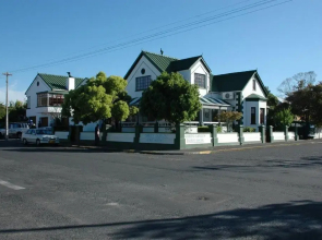 Green Gables Guest House Strand
