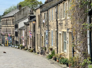 Charming 1880S 2Bd Haworth Home