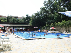 Sunny Varshava Hotel